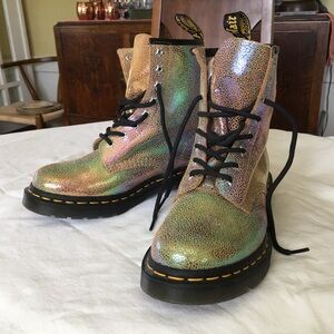 Doc Martens Women's 1460 Rainbow Ray Lace Up Ankle Boots Size 7